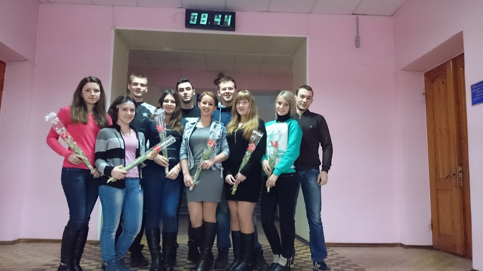 Колектив 31- ек групи вітає кращу половину людства із Міжнародним жіночим днем.